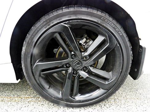 Used 2018 Honda Accord Sport image 19