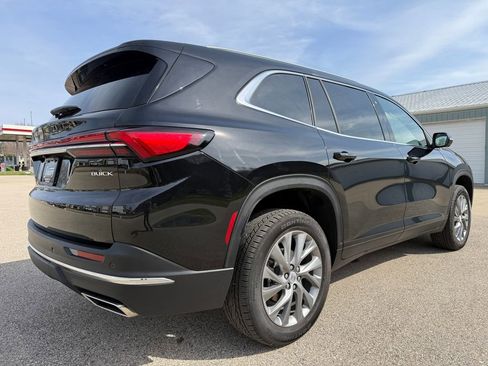 Used 2025 Buick Enclave Preferred AWD/4WD image 5