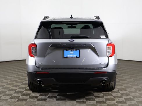 Used 2021 Ford Explorer XLT w/ Equipment Group 202A image 12