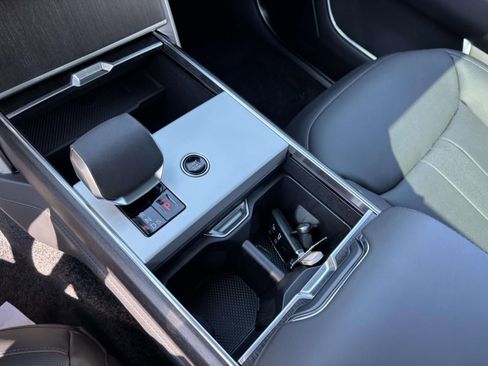 New 2025 Land Rover Range Rover SE AWD/4WD image 18