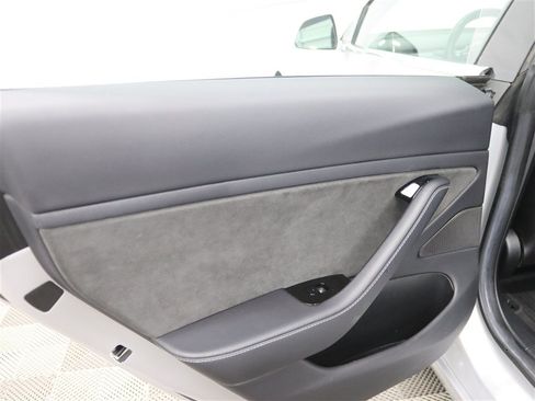 Used 2018 Tesla Model 3 Long Range RWD image 18
