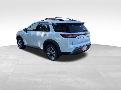 New 2026 Nissan Pathfinder SL FWD image 2