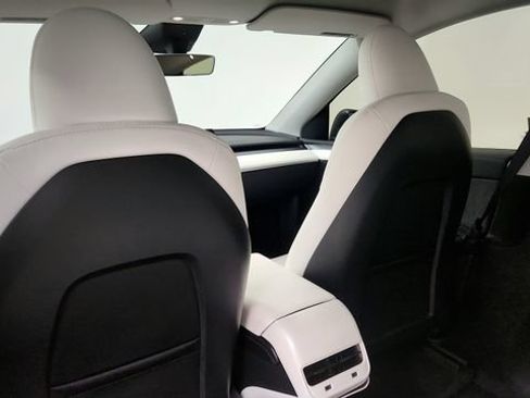 Used 2023 Tesla Model Y Long Range AWD/4WD image 44