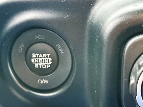 Used 2023 Jeep Gladiator Willys image 14