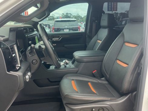 Used 2024 GMC Sierra 1500 AT4 w/ Technology Package AWD/4WD image 18