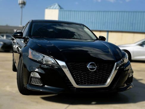 Used 2022 Nissan Altima 2.5 S FWD image 14