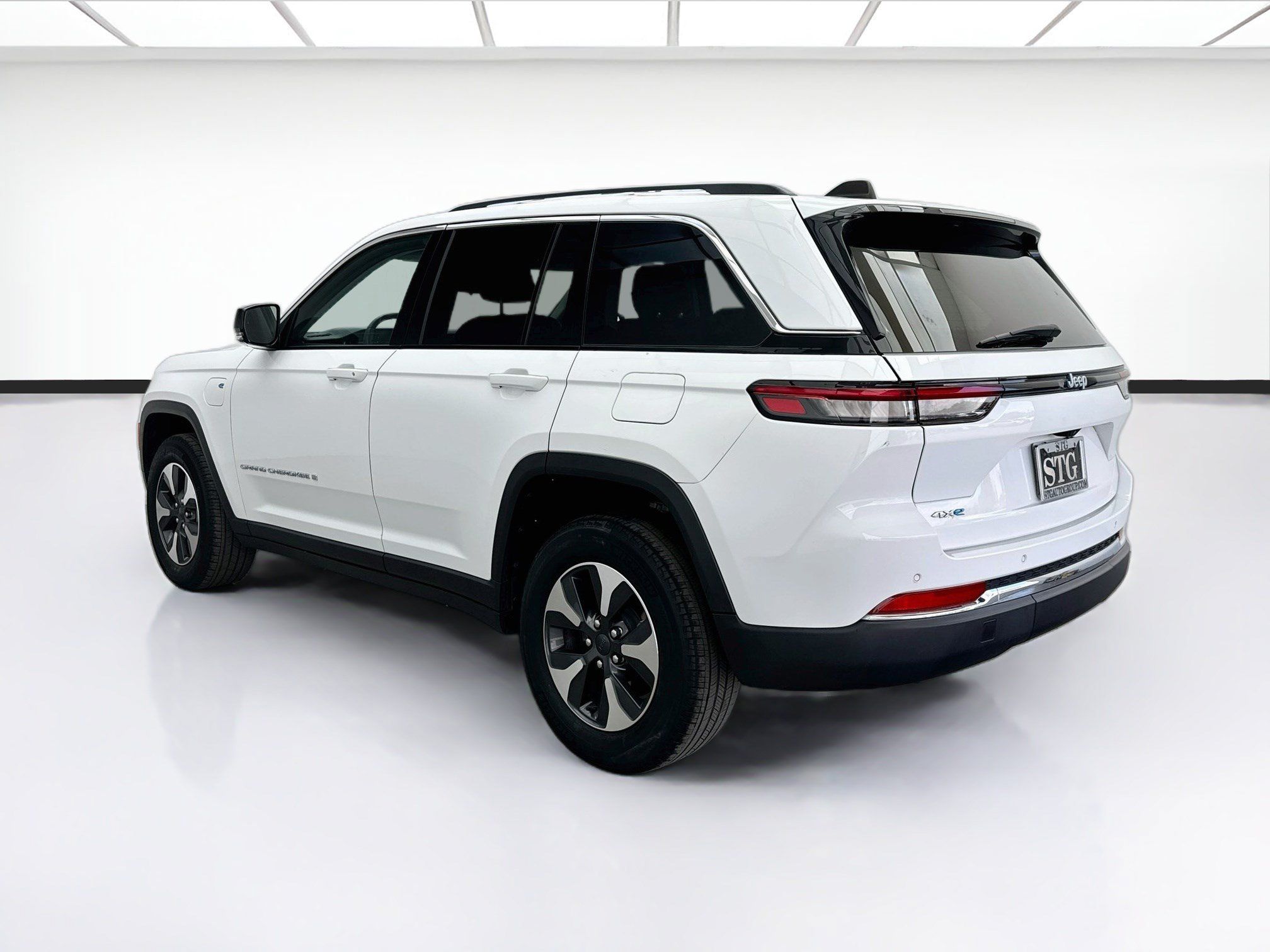 Used 2023 Jeep Grand Cherokee 4WD 4xe image 6