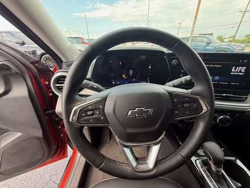 Used 2024 Chevrolet Trax ACTIV FWD image 16