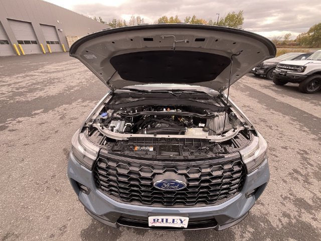 Certified 2025 Ford Explorer ST-Line AWD/4WD image 27