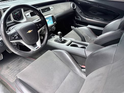 Used 2015 Chevrolet Camaro ZL1 w/ Gray Stripe Package RWD image 9