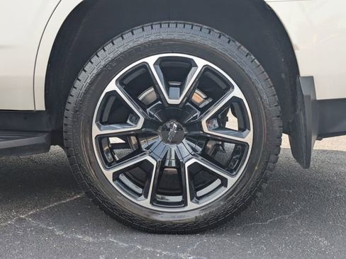 Used 2024 Chevrolet Tahoe RST w/ Luxury Package RWD image 14
