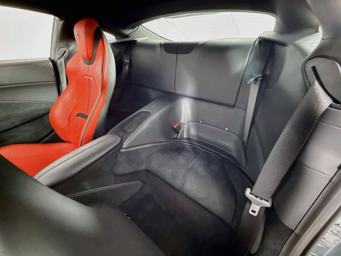 Used 2022 Ferrari Roma RWD image 24