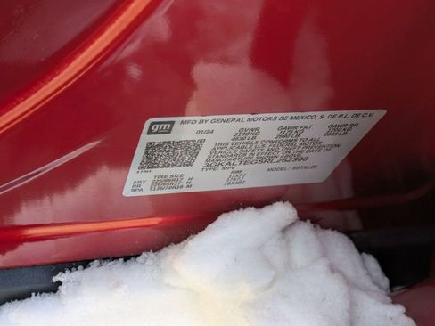 Used 2024 GMC Terrain SLE w/ Driver Convenience Package image 38