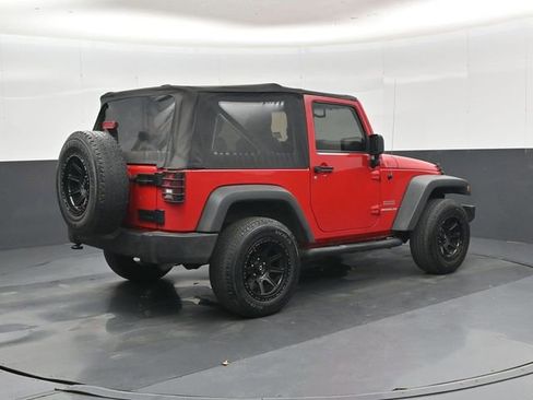 Used 2011 Jeep Wrangler Sport w/ Connectivity Group AWD/4WD image 4