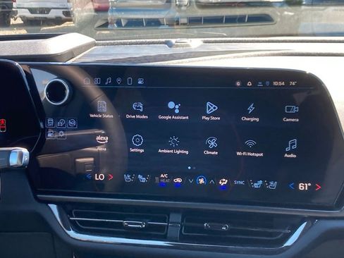 New 2025 Chevrolet Equinox EV RS w/ Convenience Package II FWD image 11