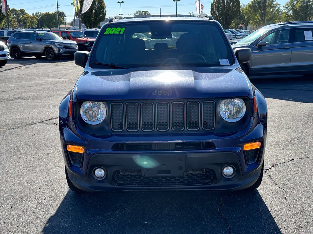 Used 2021 Jeep Renegade Latitude AWD/4WD image 5