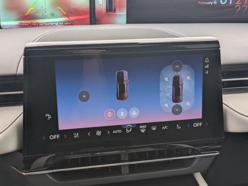 Used 2025 Lincoln Nautilus Premier w/ Equipment Group 102A image 22