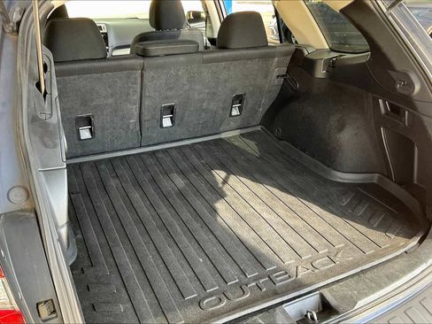 Used 2017 Subaru Outback 2.5i Premium image 33