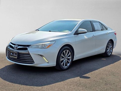 Used 2017 Toyota Camry XLE w/ Convenience Package FWD image 7