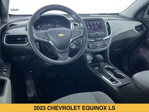 Used 2023 Chevrolet Equinox LS w/ LS Convenience Package FWD image 2