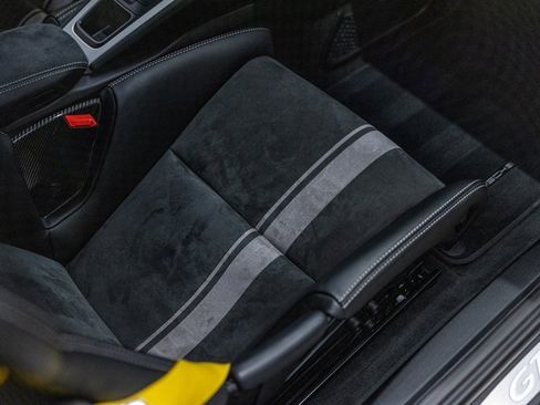 Used 2018 Porsche 911 GT3 w/ Sport Chrono Package image 31