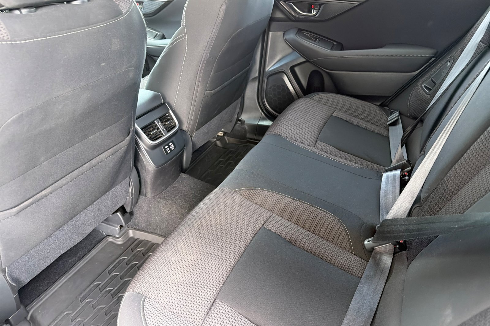 Used 2025 Subaru Outback Premium AWD/4WD image 9