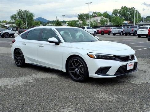 Used 2023 Honda Civic Sport Touring image 2