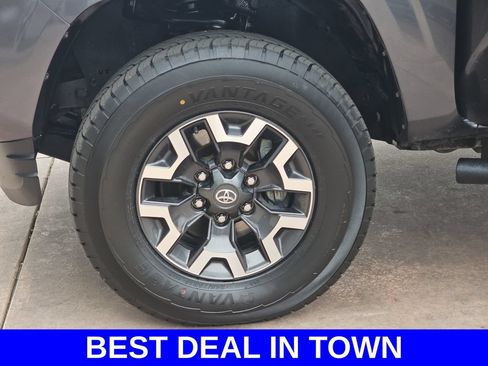 Used 2021 Toyota Tacoma SR AWD/4WD image 34