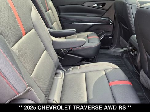 Used 2025 Chevrolet Traverse RS w/ LPO, Floor Liner Package AWD/4WD image 26