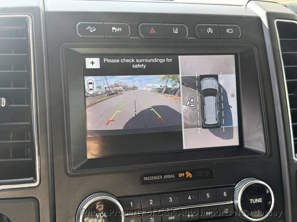 Used 2019 Ford Expedition Limited w/ Equipment Group 302A AWD/4WD image 17