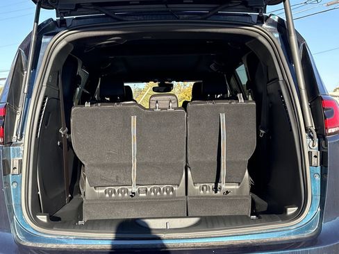 New 2025 Chrysler Pacifica Select image 22