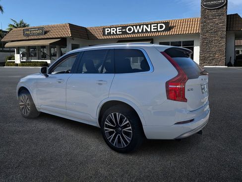 Used 2022 Volvo XC90 T5 Momentum image 5