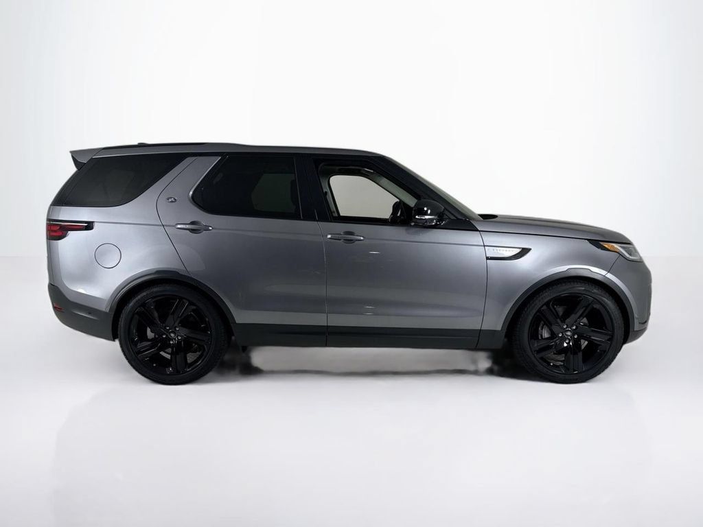 Used 2024 Land Rover Discovery S AWD/4WD image 6
