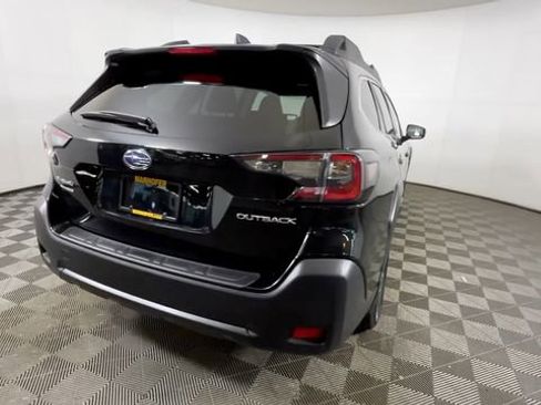 Used 2023 Subaru Outback Premium AWD/4WD image 5