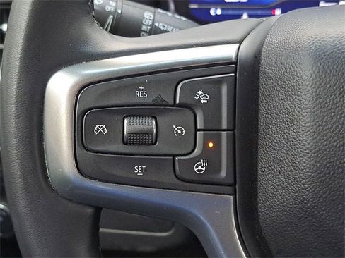 Used 2024 Chevrolet Suburban Premier image 18