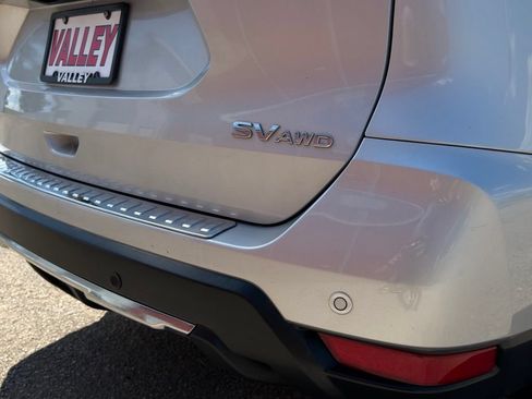 Used 2020 Nissan Rogue SV AWD/4WD image 9