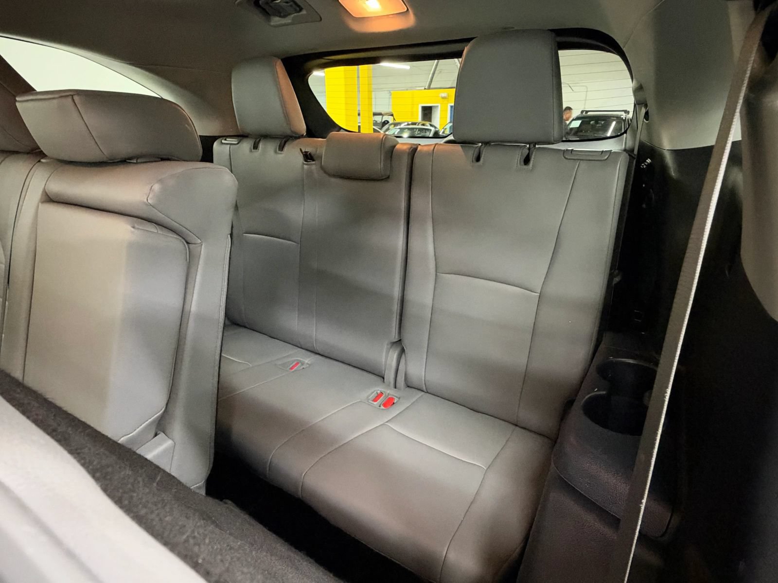 Used 2020 Toyota Highlander XLE AWD/4WD image 20