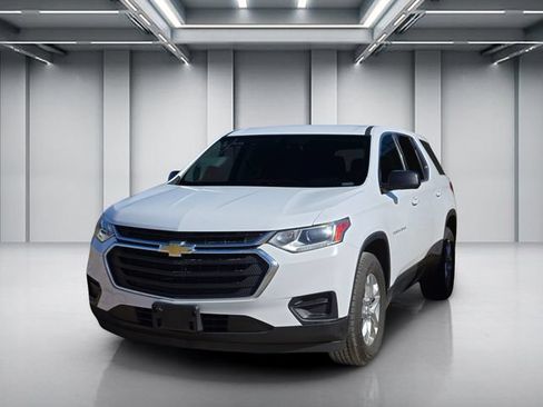 Used 2019 Chevrolet Traverse LS w/ LPO, Cargo Package FWD image 3