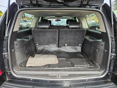 Used 2011 Chevrolet Suburban LT image 9