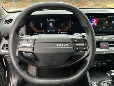 Used 2025 Kia K4 FWD image 14