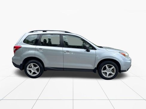 Used 2016 Subaru Forester 2.5i w/ Alloy Wheel Package AWD/4WD image 9