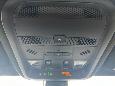 Used 2020 Cadillac XT6 Premium Luxury image 31