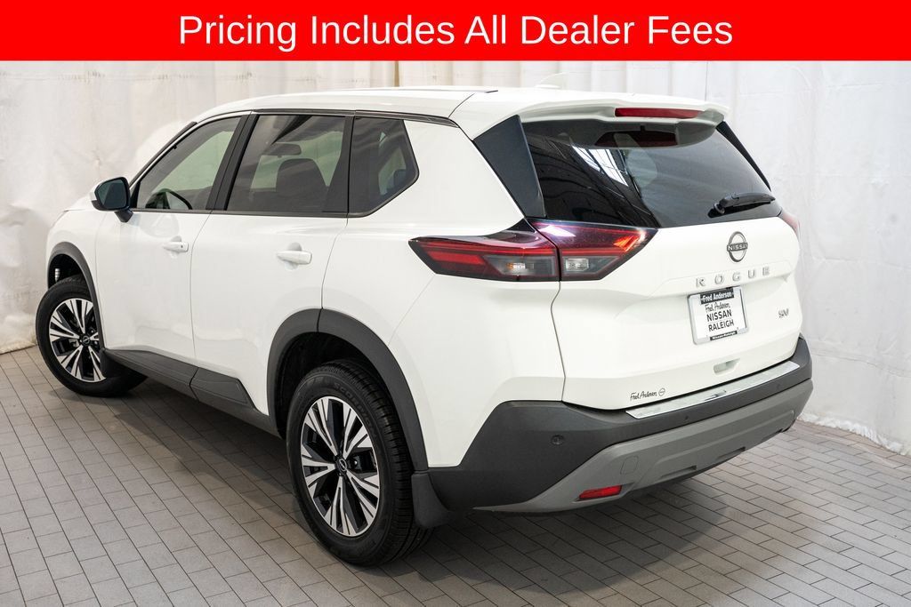Certified 2023 Nissan Rogue SV FWD image 3