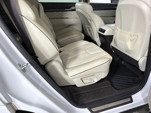 Used 2020 Hyundai Palisade Limited image 17