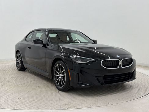 Used 2024 BMW 230i Coupe w/ Convenience Package RWD image 7