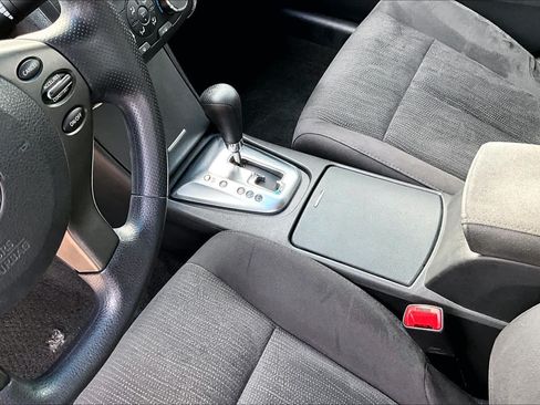 Used 2010 Nissan Altima 2.5 S FWD image 16