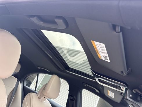 Used 2025 Mercedes-Benz C 300 Sedan image 18