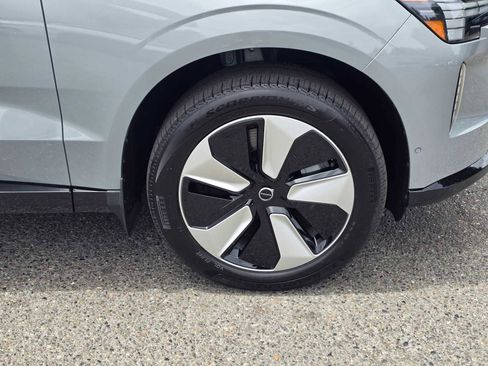 New 2025 Volvo EX90 Plus image 9