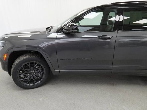 New 2025 Jeep Grand Cherokee L Summit w/ Obsidian Package image 15