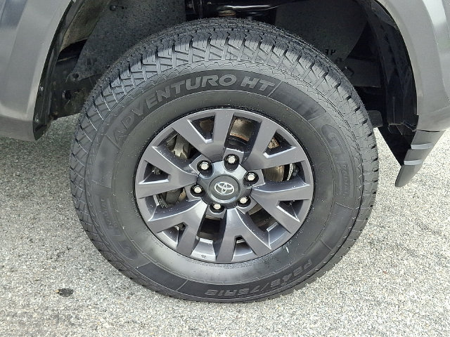 Certified 2023 Toyota Tacoma SR5 AWD/4WD image 8